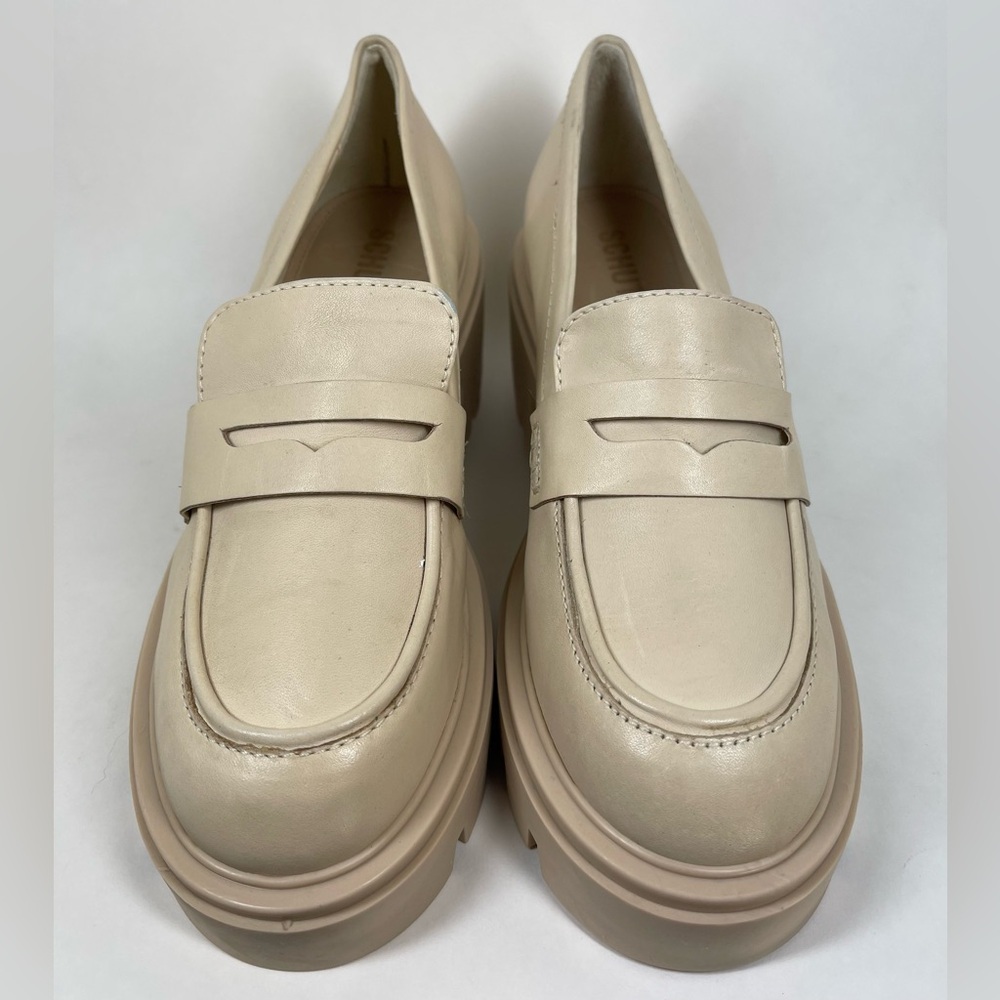 NWT SCHUTZ Viola Tractor Flat in Eggshell‎ Size 8B